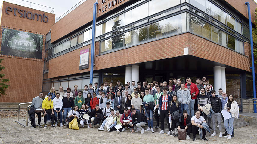 Entregados los premios del XXXIII Trofeo Rector al grupo de deportistas