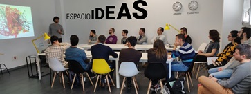 ideas 1 logo negro