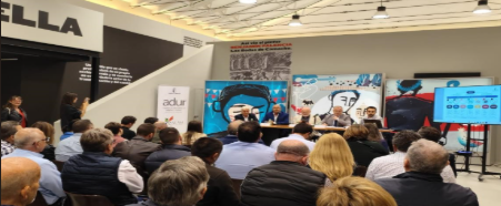 Representantes institucionales, agentes sociales y entidades participantes durante el acto de presentación de la ADUR de la Sierra de Alcaraz y Campo de Montiel.