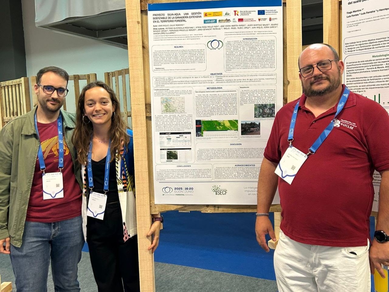 Dr. Joan Miquel Galve y miembros de AMUFOR en el IX Congreso Forestal Español.