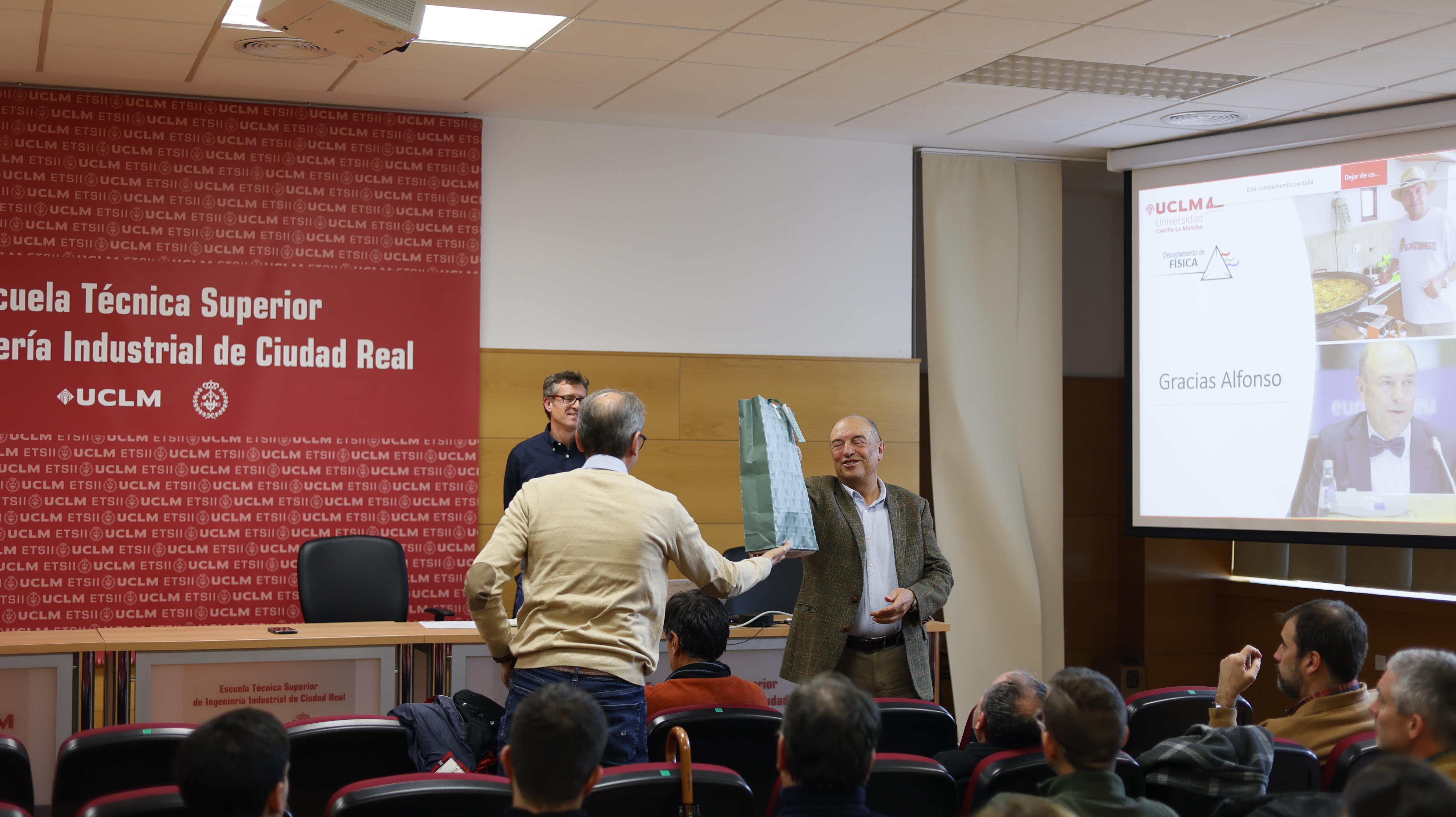 Homenaje a Alfonso Calera Belmonte en el Consejo de Departamento