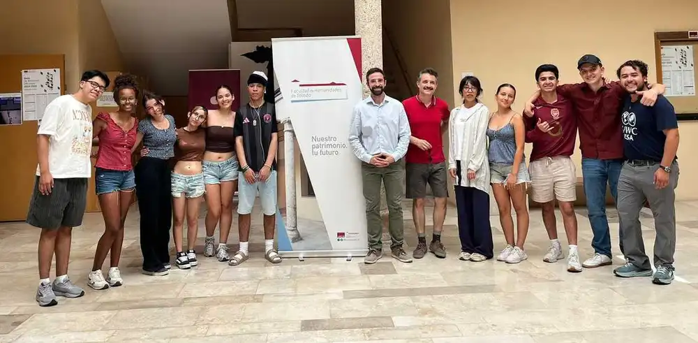 Toledo muestra las Tres Culturas a alumnos americanos de 10