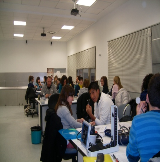 Foto de participantes en aula