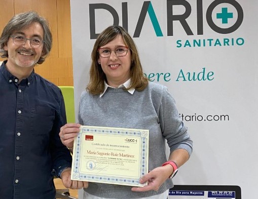 Mª Sagrario Ruiz Martínez recogiendo su Premio