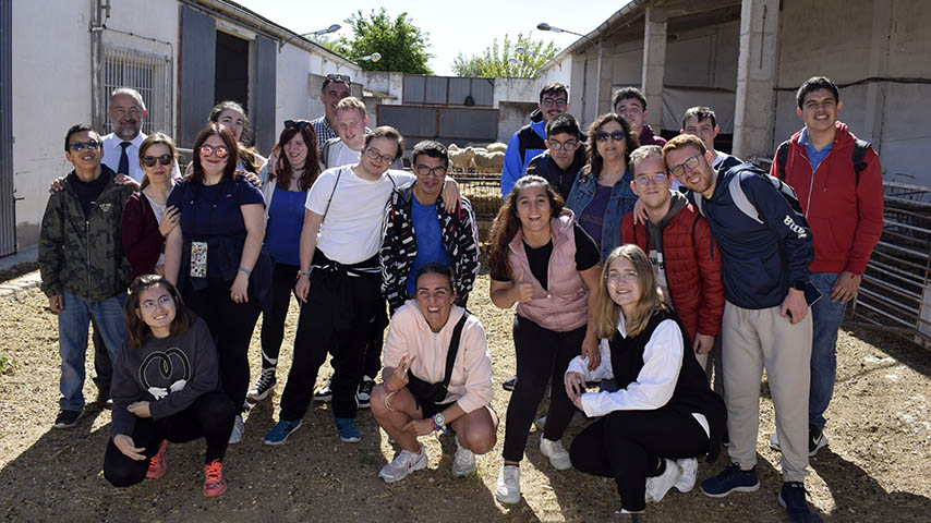 Visita alumnos Incluye Inserta a la Granja Experimental