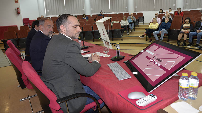 Acto académico de la Facultad de Letras 2024.