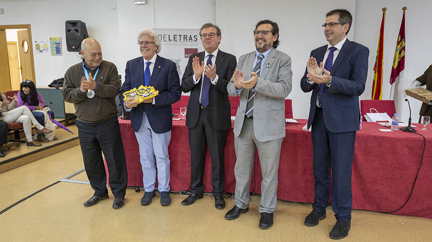 Festividad de la Facultad de Letras, homenaje a Félix Pillet.