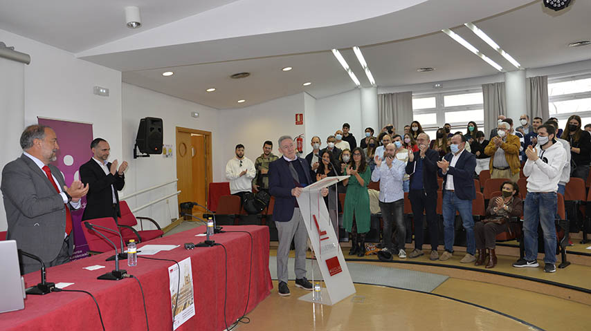 Homenaje de la Facultad de Letras a Juan Sisinio Pérez Garzón.