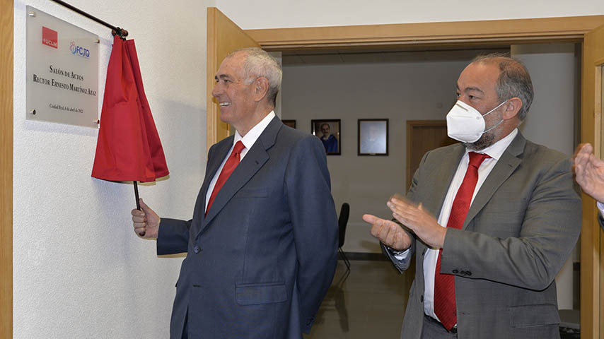 Homenaje de la Facultad de Ciencias y Tecnologías Químicas al profesor Ernesto Martínez Ataz.