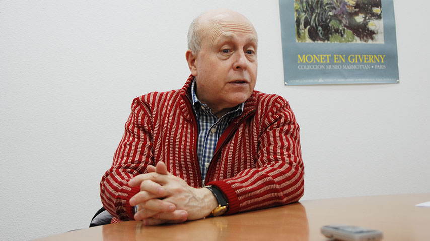 Javier Lostalé visita el Aula de Poesía de la Facultad de Letras el 9 de abril.