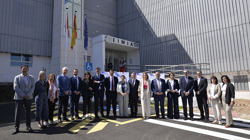 Inauguración de las obras de rehabilitación energética del edificio sede de la Escuela de Almadén.