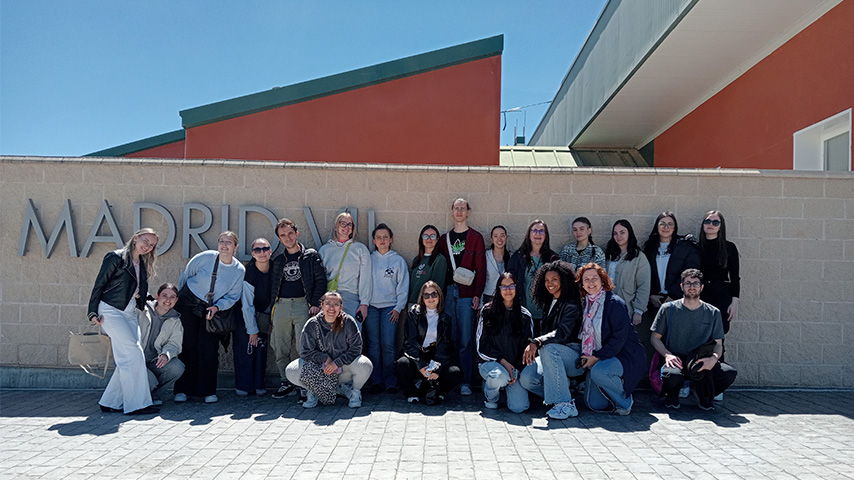 Estudiantes de Trabajo Social del campus de Cuenca visitan el Centro Penitenciario de Estremera.