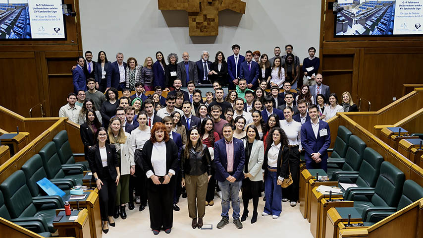 Final de la Liga de Debate del G-9 en el Parlamento vasco.
