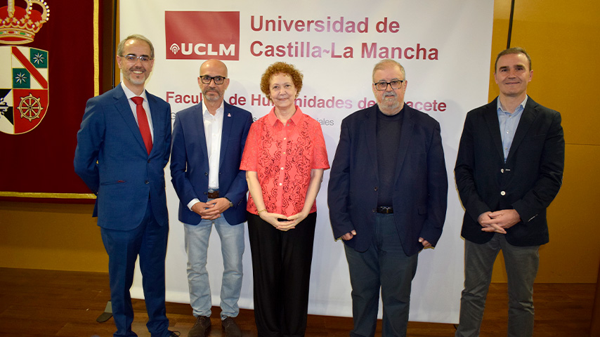 PremioHonor_Humanidades_RIcardoBelendez