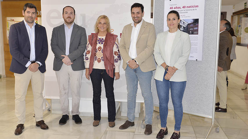 Exposición ‘40 años, 40 noticias. Un recorrido por la historia de la Facultad de Educación’.