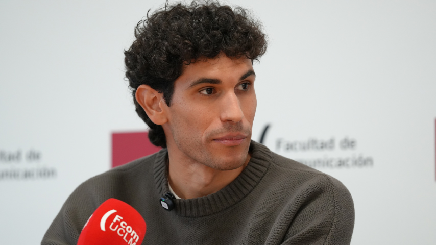 Jesús Vallejo en la Facultad de Comunicación.