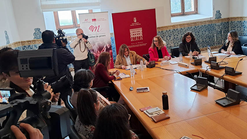 Una jornada de la UCLM analiza la desigualdad retributiva de género en la región
