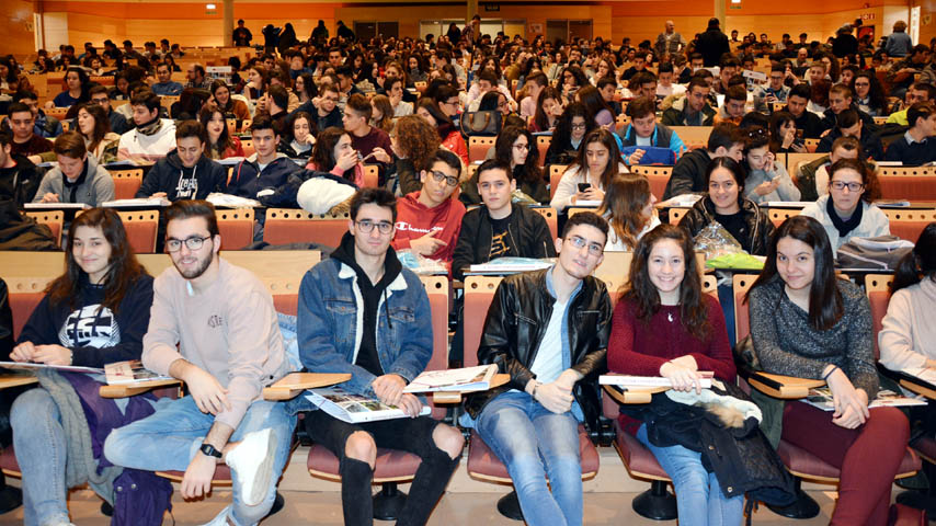 Visita de estudiantes preuniversitarios a la UCLM.