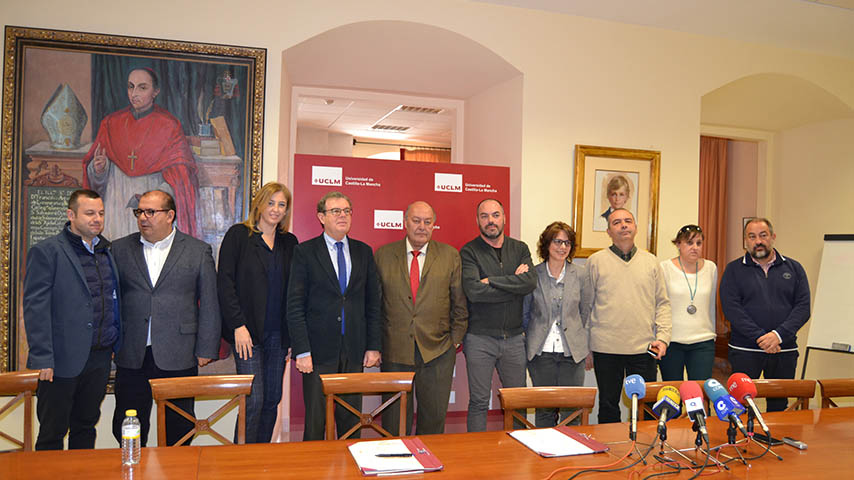 Firma del convenio entre la UCLM y la Asociación para la Promoción del Vino Campo de Calatrava.