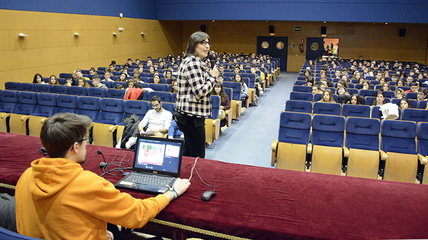 Visita de alumnos preuniversitarios al Campus de Cuenca.