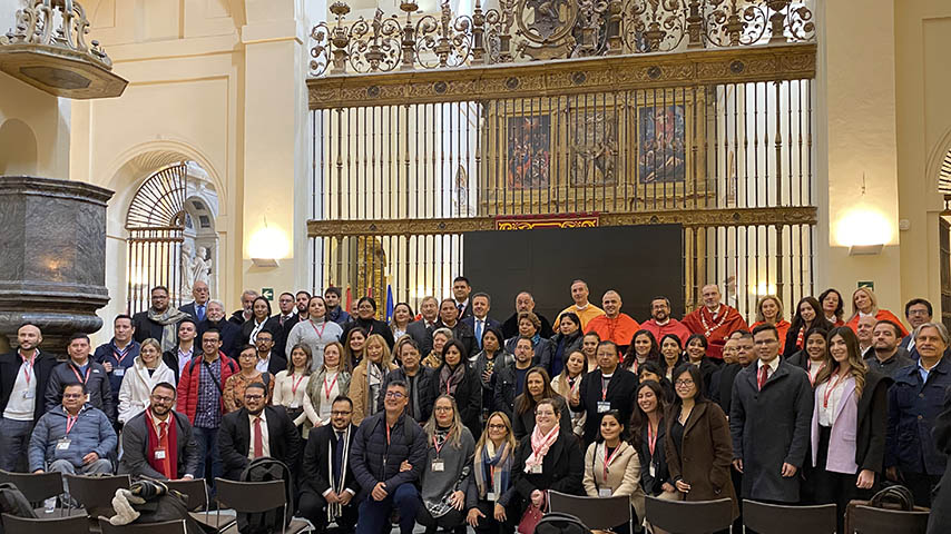 Foto de grupo de los participantes en los cursos de postgrado en derecho