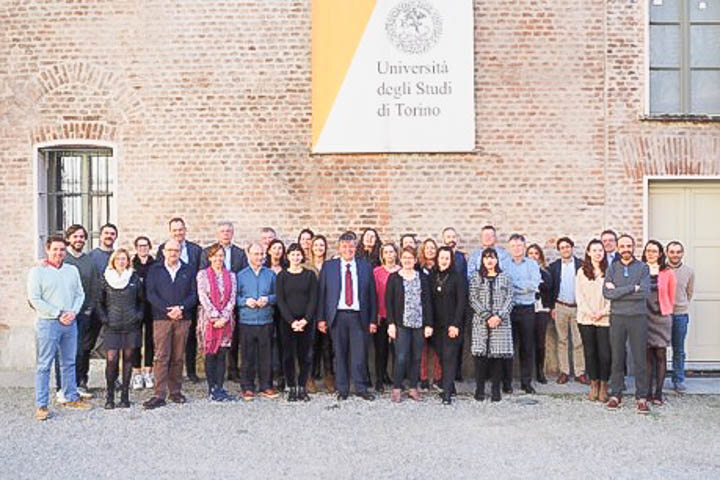 Foto de grupo con los profesoresTarjuelo y Rodrigo en representación de la UCLM.