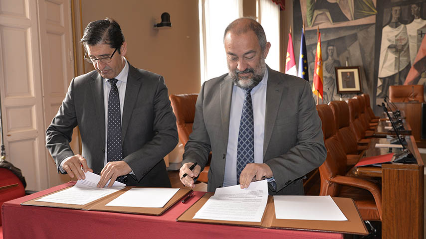 Firma del acuerdo de colaboración para la cátedra de discapacidad y dependencia.