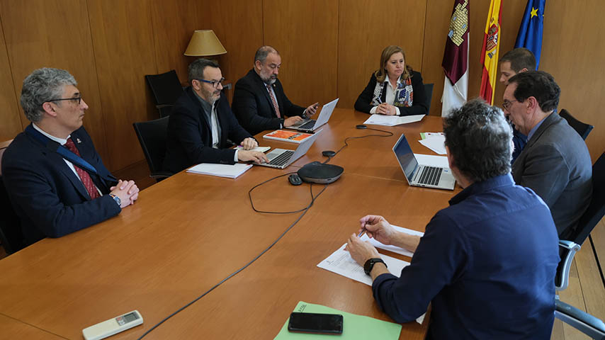 Reunión de la comisión de seguimiento del contrato-programa UCLM-Junta.
