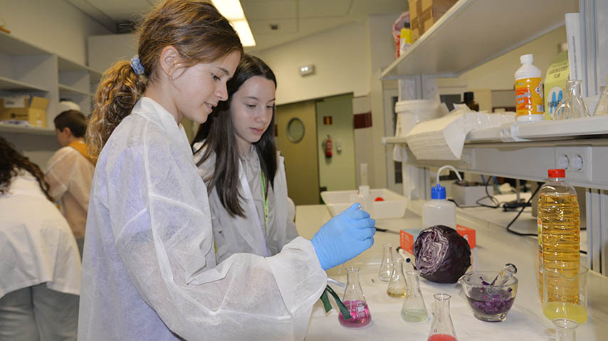 La UCLM celebra el Día Internacional de la Mujer y la Niña en la Ciencia.