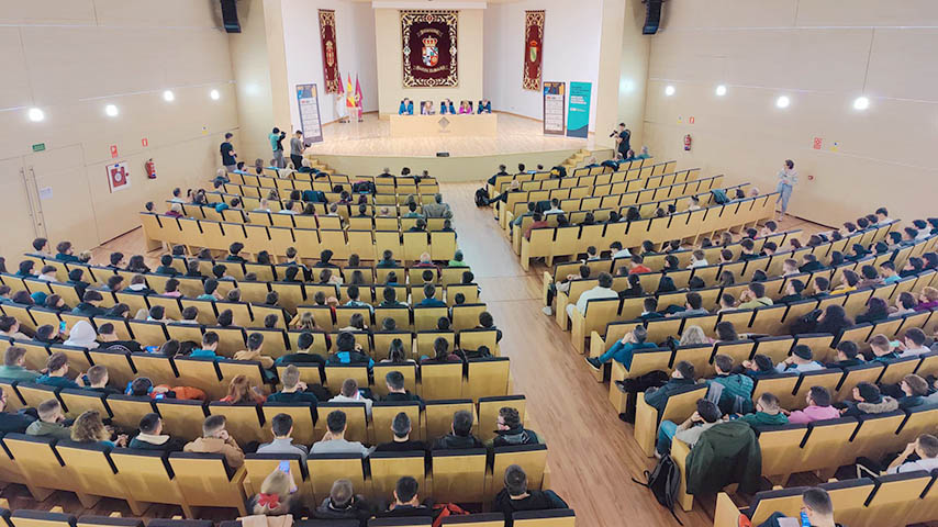 Panorámica del Paraninfo de Cuenca durante las jornadas MorterueloCON