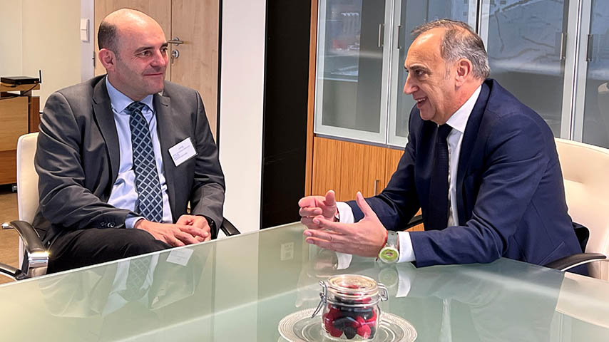 Reunión entre la UCLM y Sescam por el despliegue de la red Eduroam en los hospitales de la región.