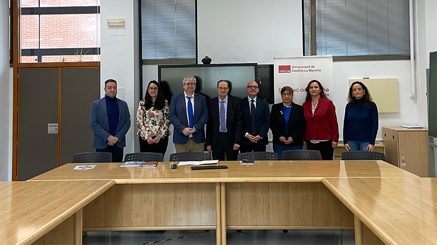 Firma del convenio entre la UCLM y la Asociación Nacional SER MOVE.