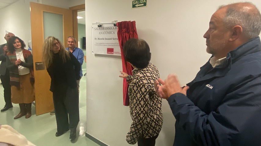Homenaje a título póstumo a Ricardo Insauisti.