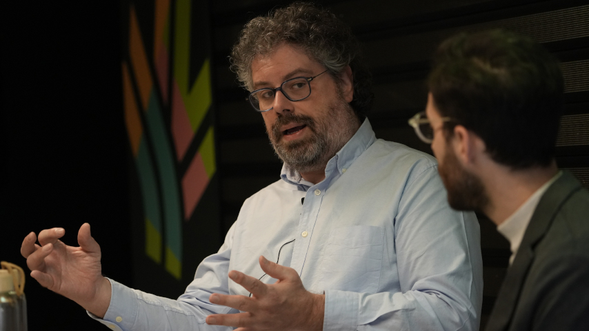 El escritor Sergio del Molino en el campus de Cuenca.