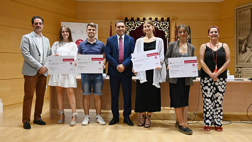 Estudiantes premiados por el patronato universitario Gil de Albornoz