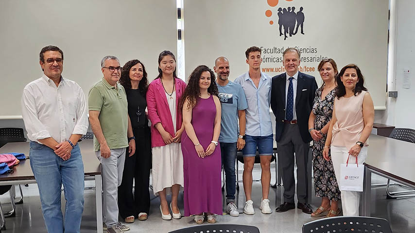 Premios olimpiada economía