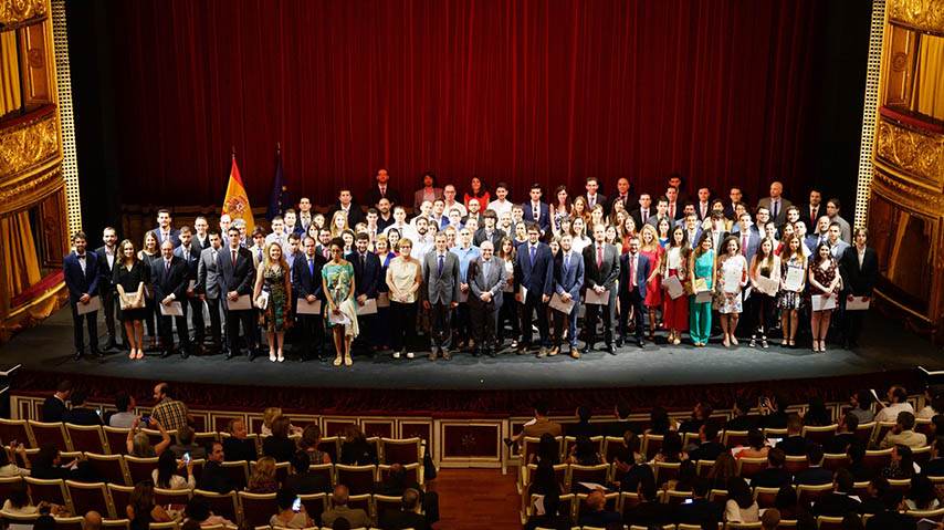 Entrega de Premios Nacionales Fin de Carrera de Educación Universitaria 2012-2013 y 2014-2015.