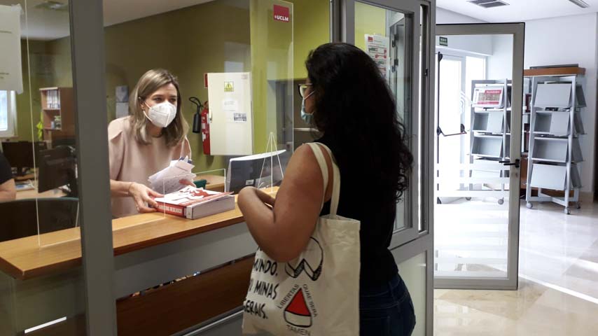 Reapertura escalonada de las bibliotecas de la UCLM tras la pademia de la COVID-19.