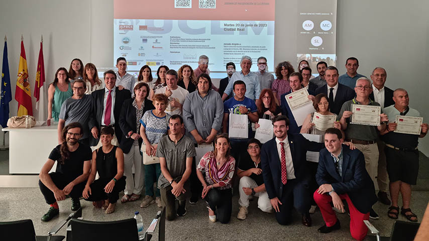 Entrega de diplomas a los estudiantes del seminario ‘Ejercicio de derechos, inclusión y ciudadanía’.