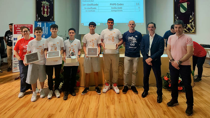 Ganadores en la modalidad de Sumo de la competición de Robótica