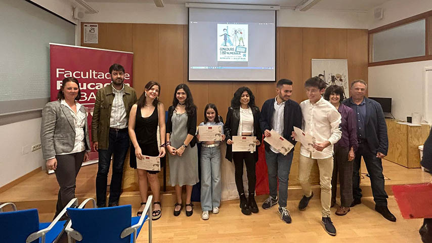 Entrega de premios del concurso de cómic en francés en el Campus de Albacete.