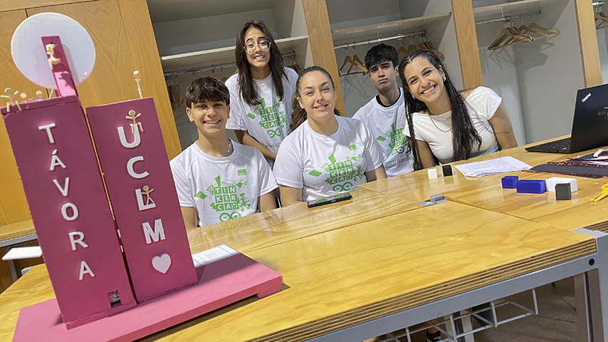 Final intercampus de la competición de robótica.