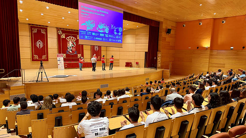 Inauguración de la Competición Robótica en el Paraninfo Luis Arroyo
