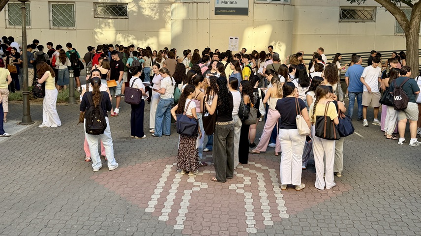 Estudiantes en la PAU en el campus de Ciudad Real