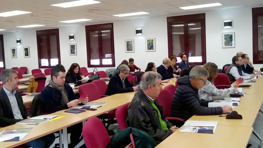 Encuentro UCLM y Denominaciones de Origen La Mancha y Valdepeñas.