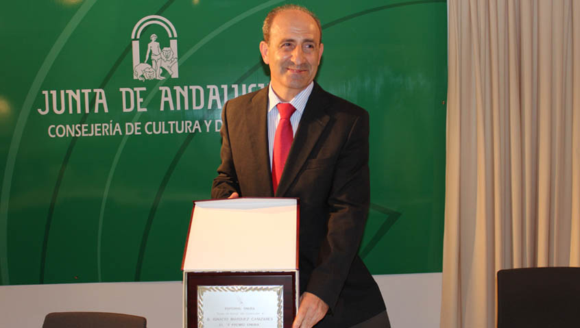 Ignacio Márquez, recogiendo el premio Onuba, en una imagen de archivo