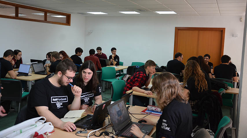 28 'hackers' participan en HackForGood 2018.