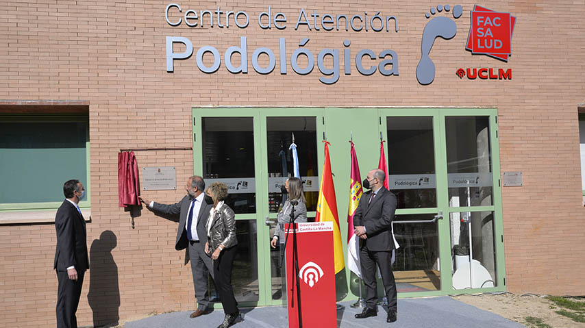 Inauguración del centro de atención podológica en Talavera de la Reina.