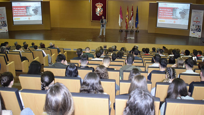 Presentación CyberCamp ministro