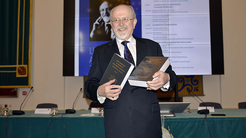 El catedrático de Derecho Penal de la UCLM Luis Arroyo, nombrado por el Papa miembro fundador del Instituto Fray Bartolomé de Las Casas